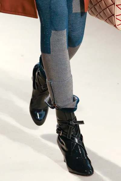 Look 32
